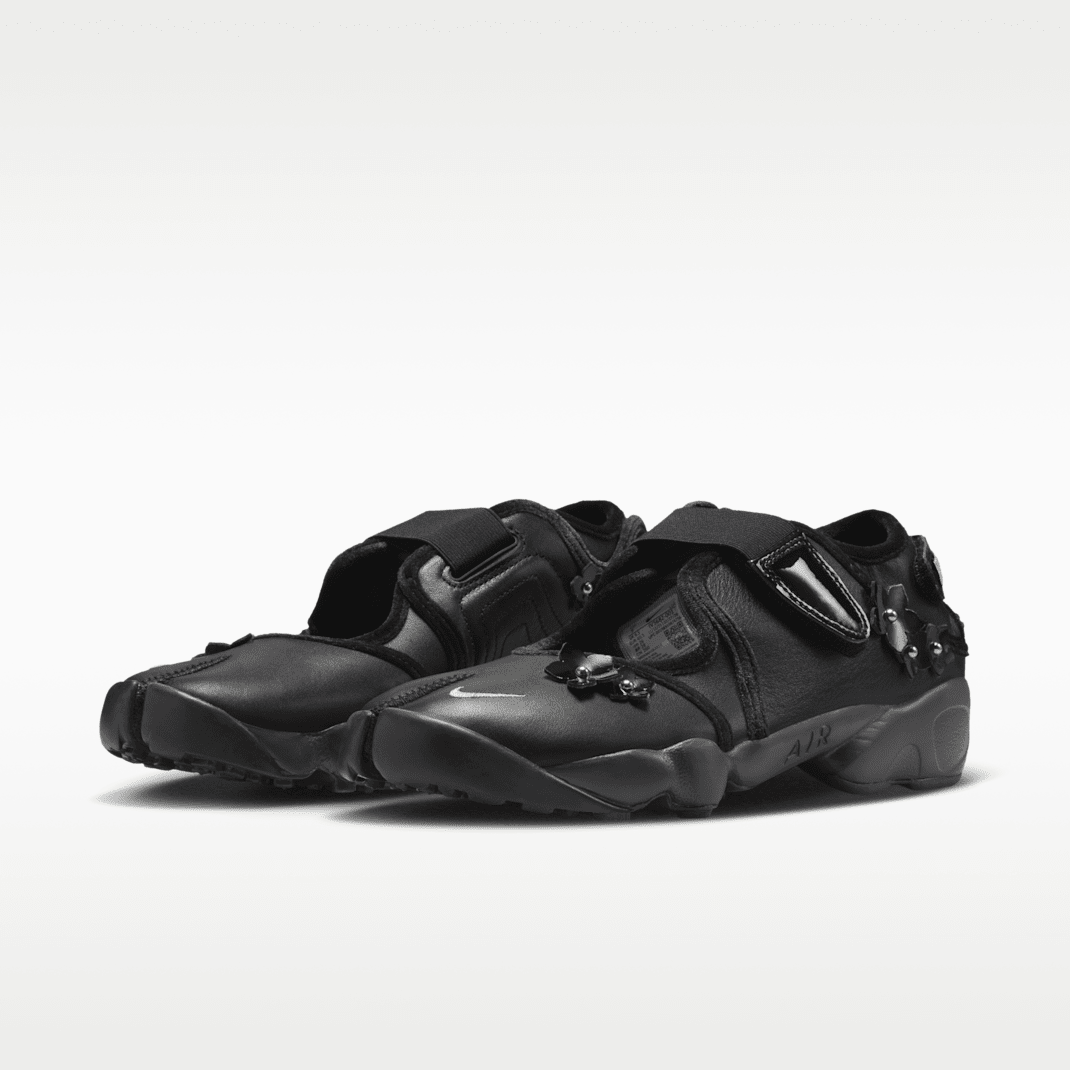 Black/Wolf Grey/Metallic Silver