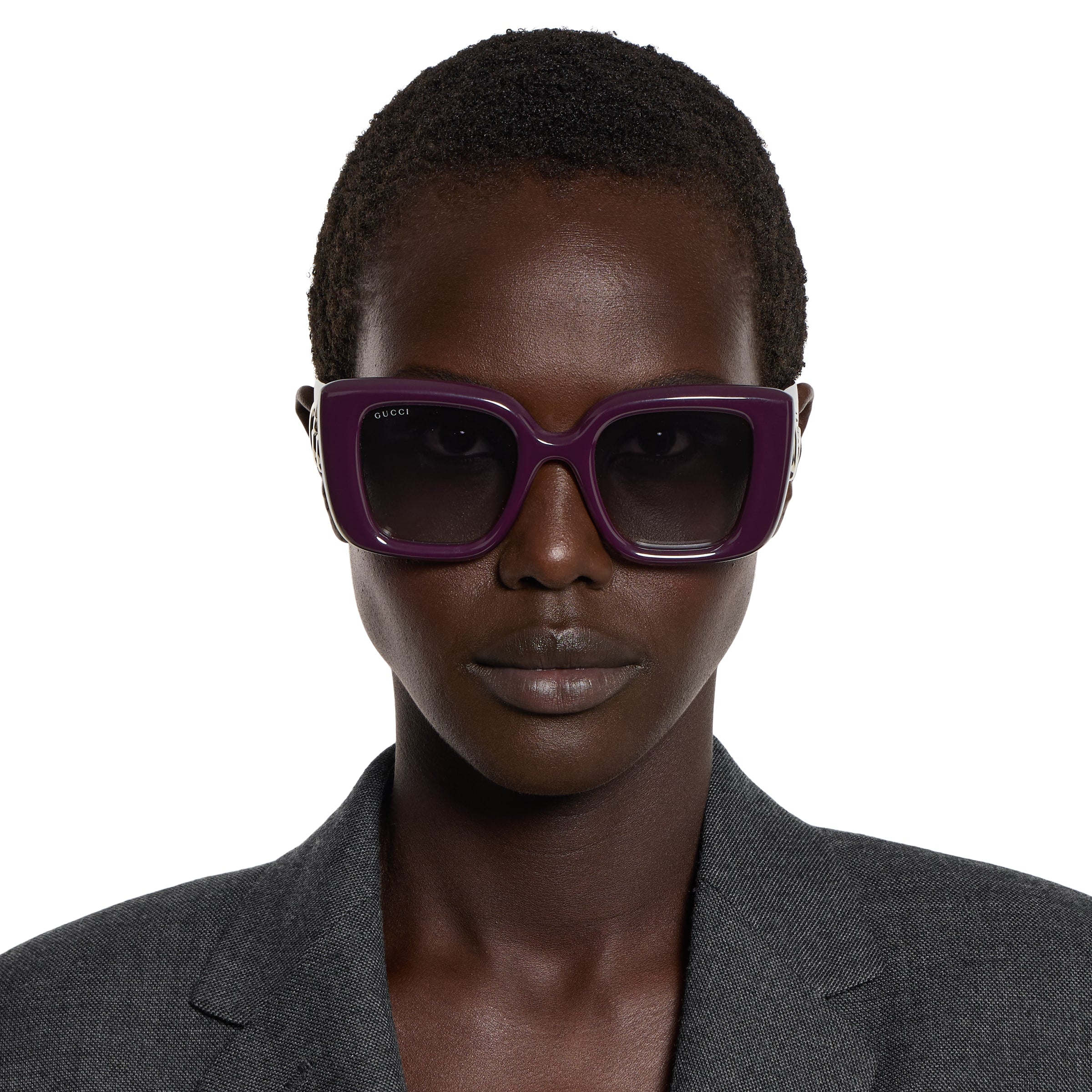 violeta oscuro