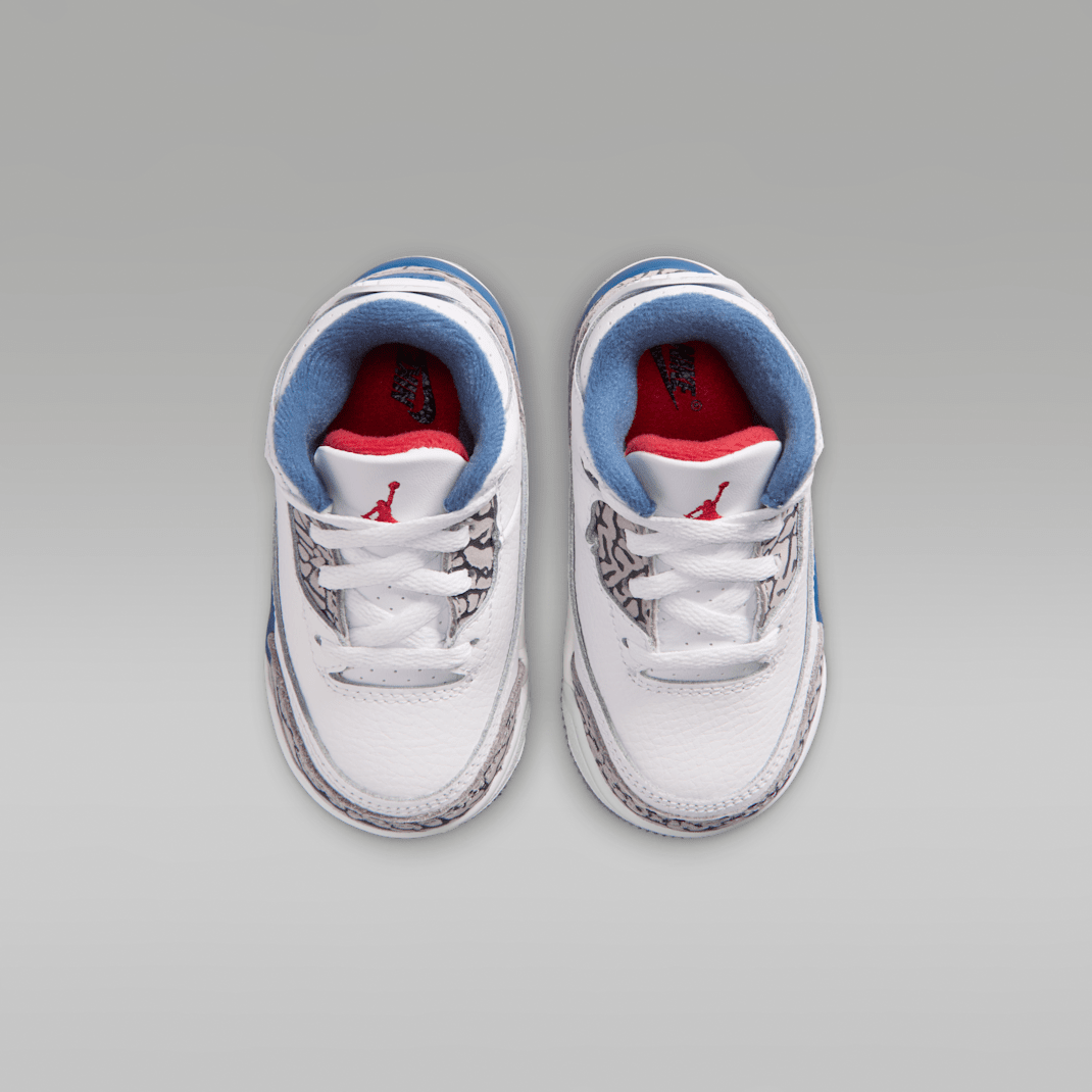 White/True Blue/Cement Grey/Fire Red