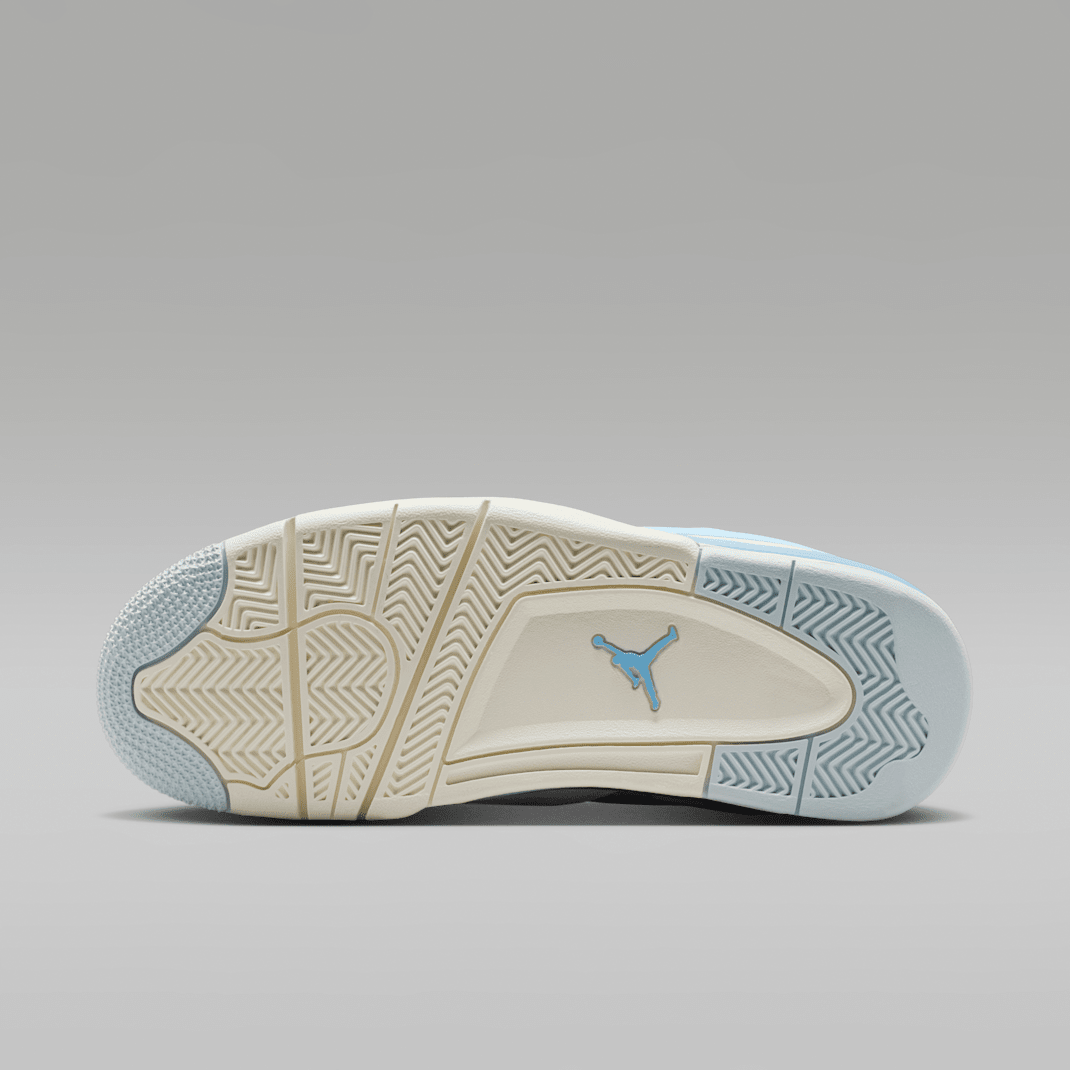 Psychic Blue/Pale Ivory/Aura