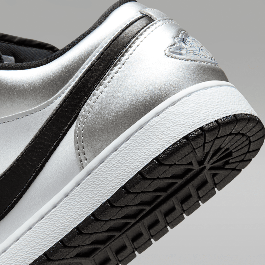 White/White/Metallic Silver/Black 2