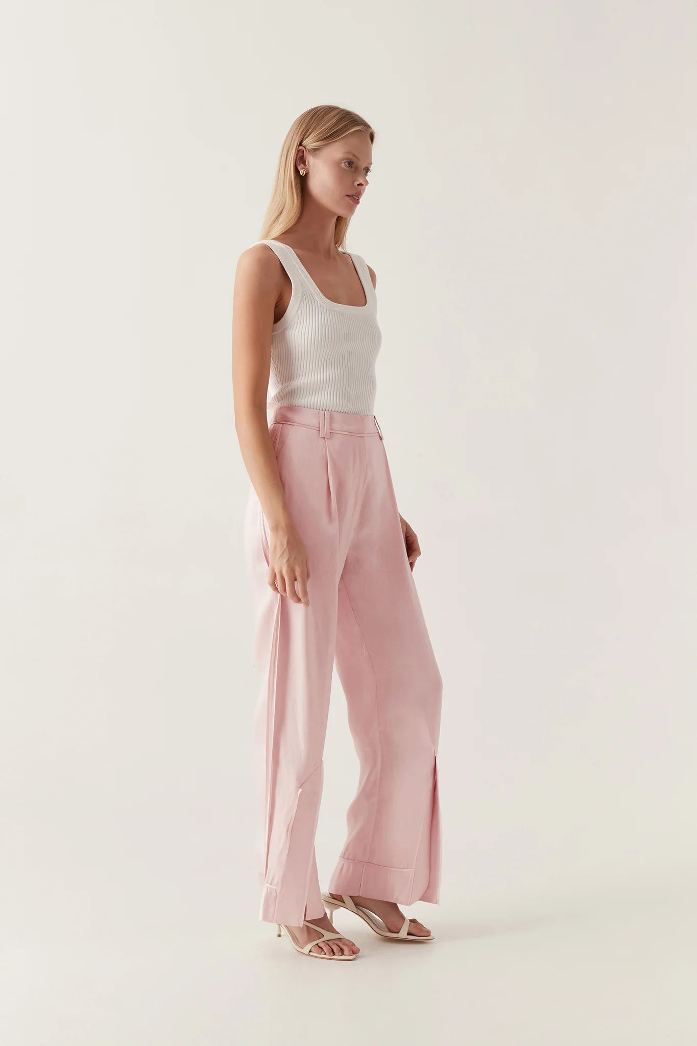 SOFT PINK