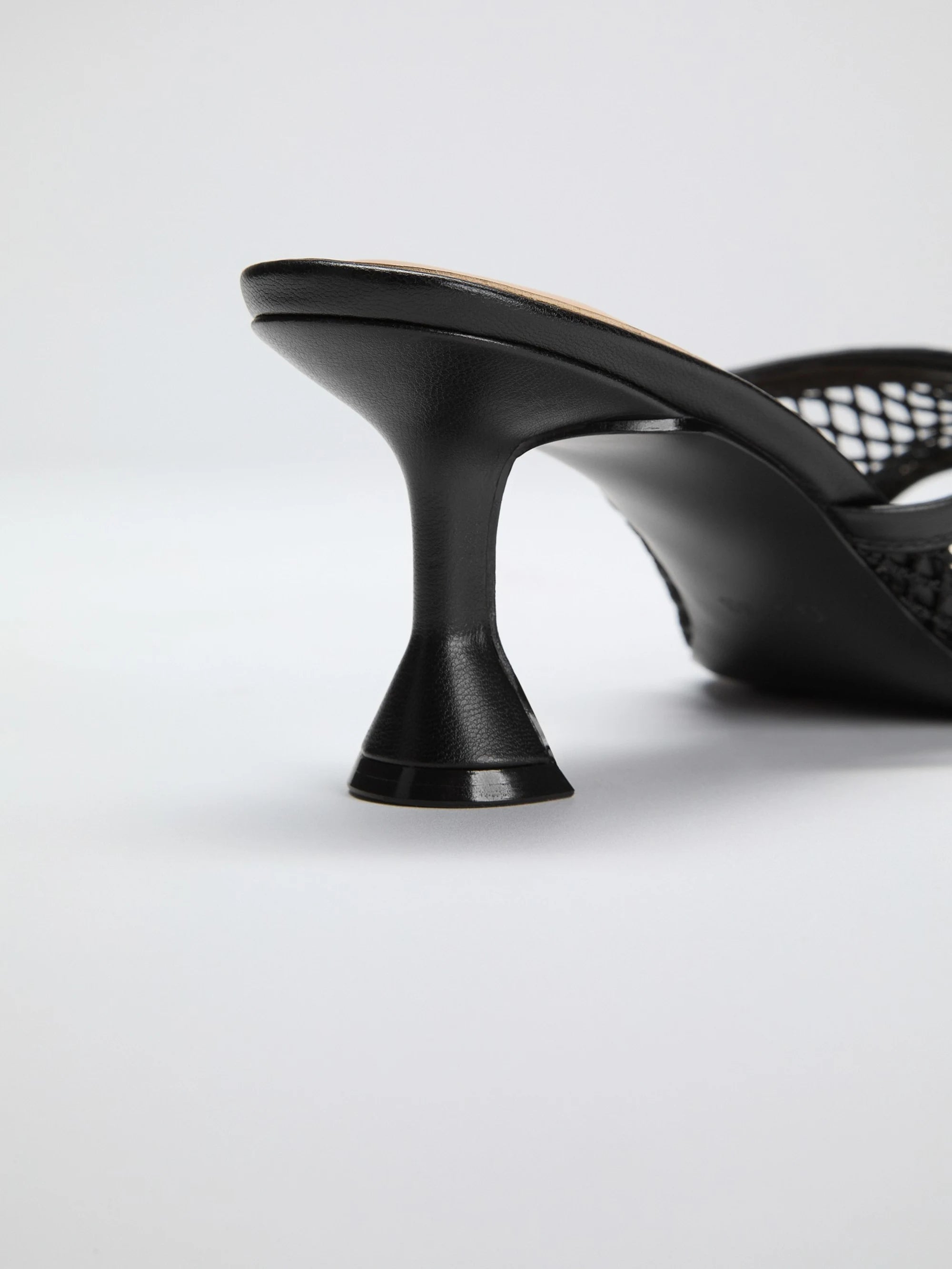 Black 001