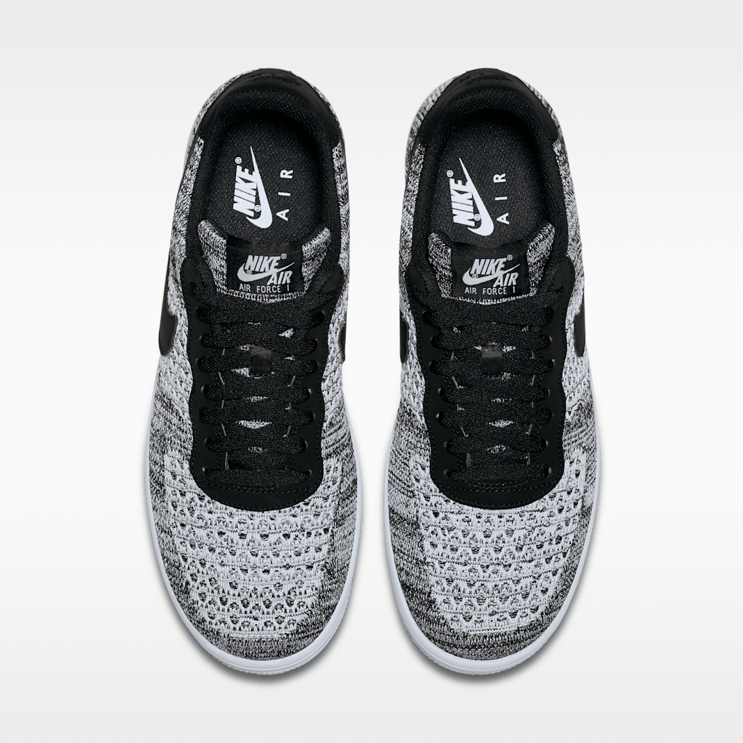 Black/Black/White/Pure Platinum