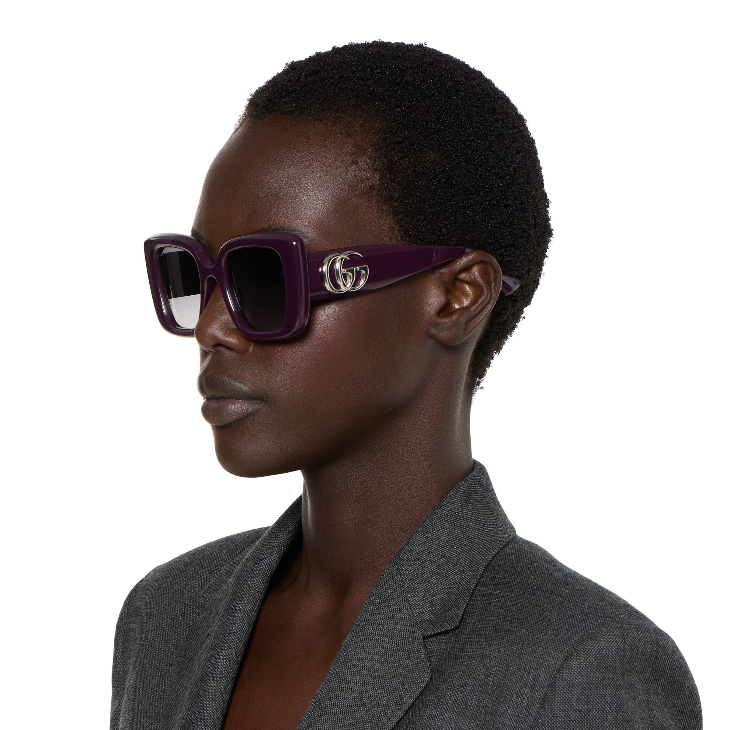 violeta oscuro