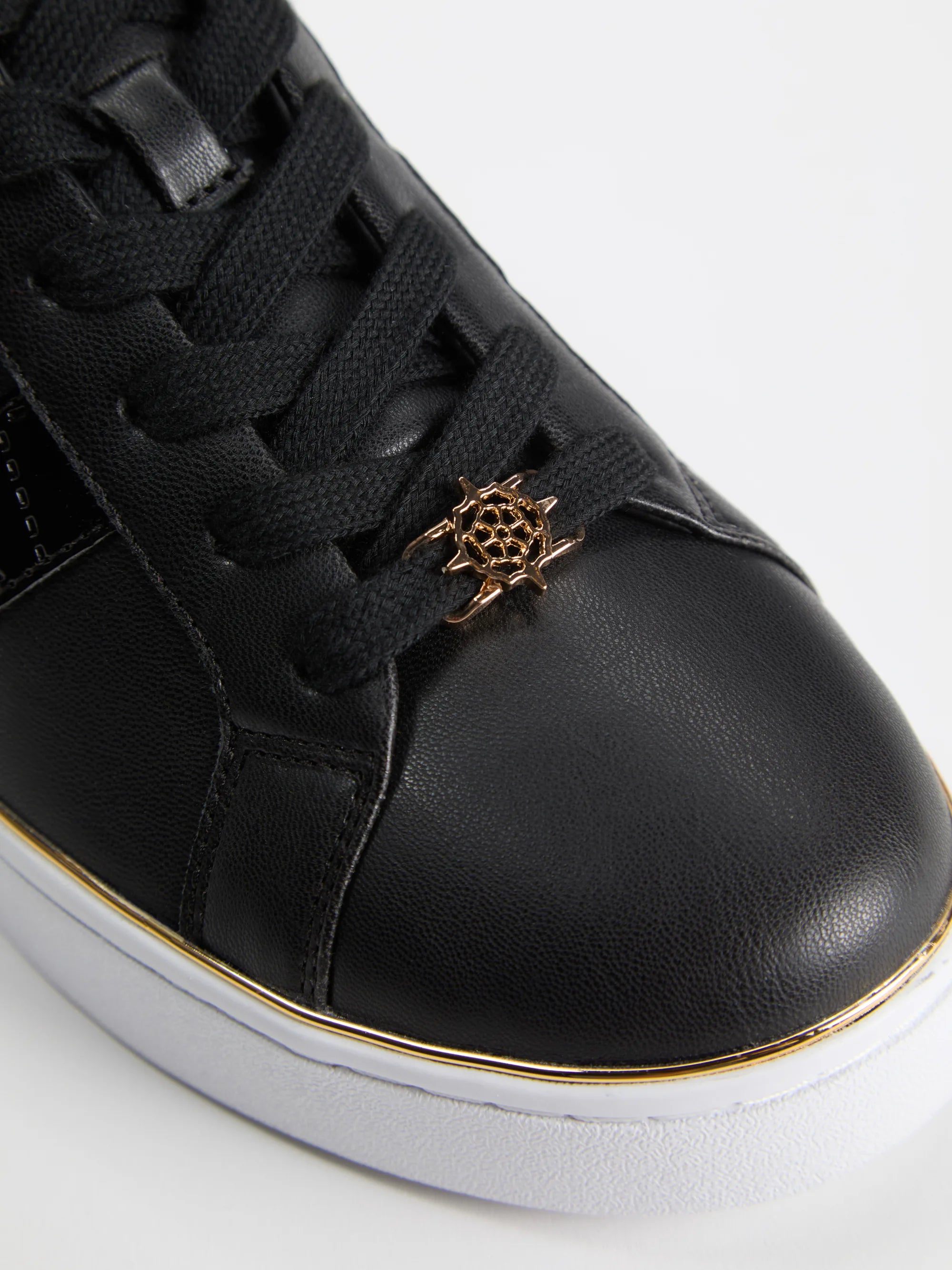 Black 001