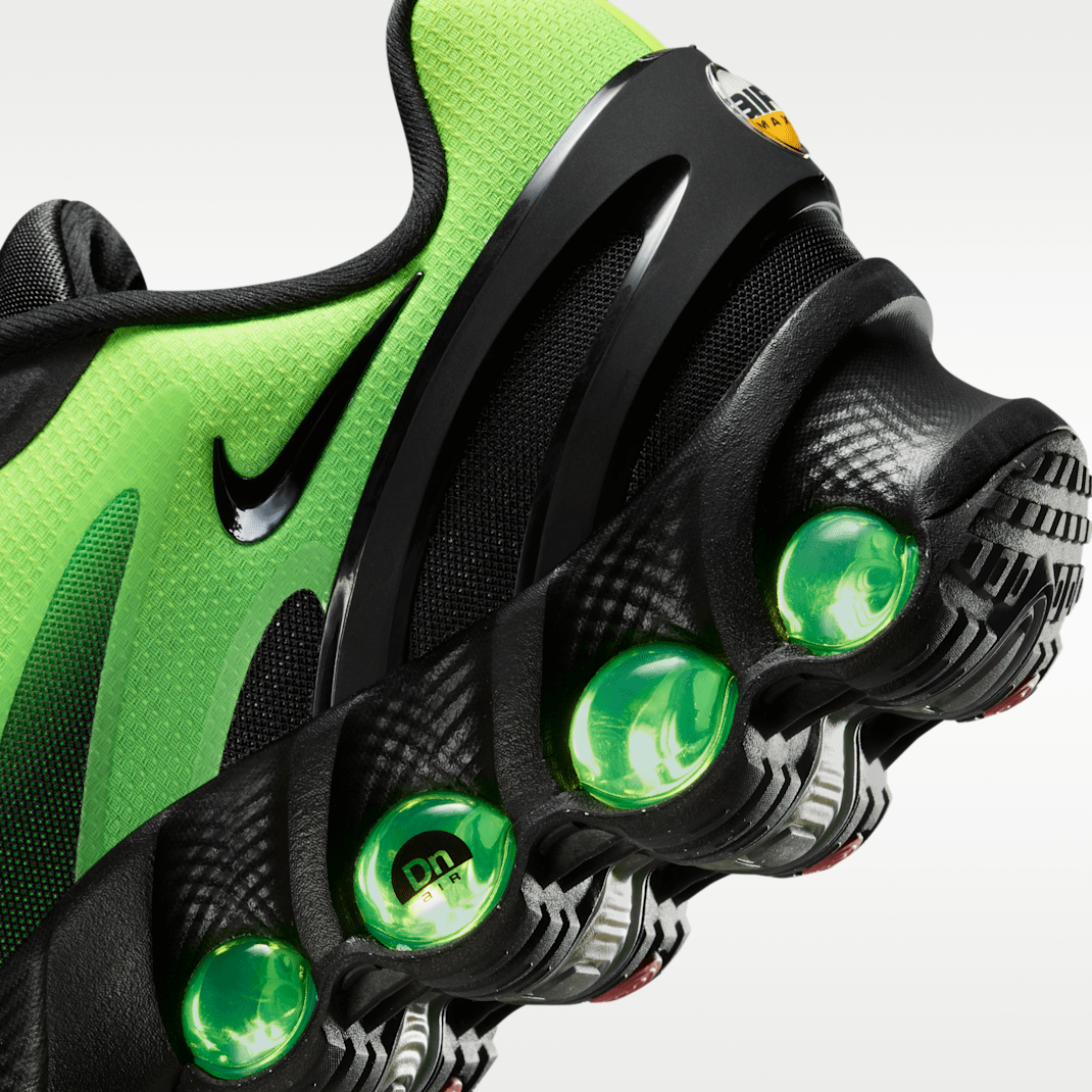 Black/Green Strike/Volt/Black