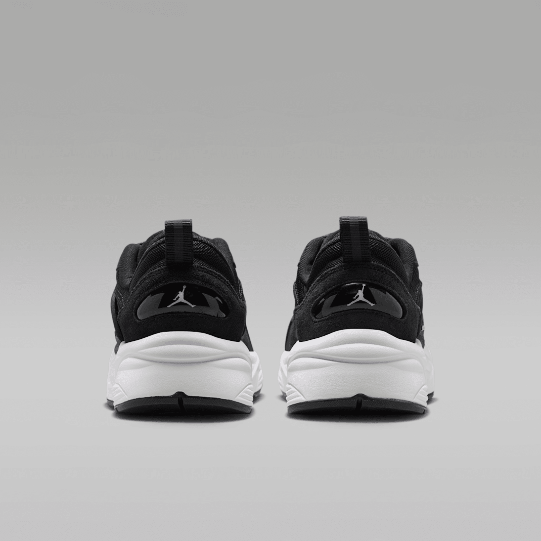 Black/White 2