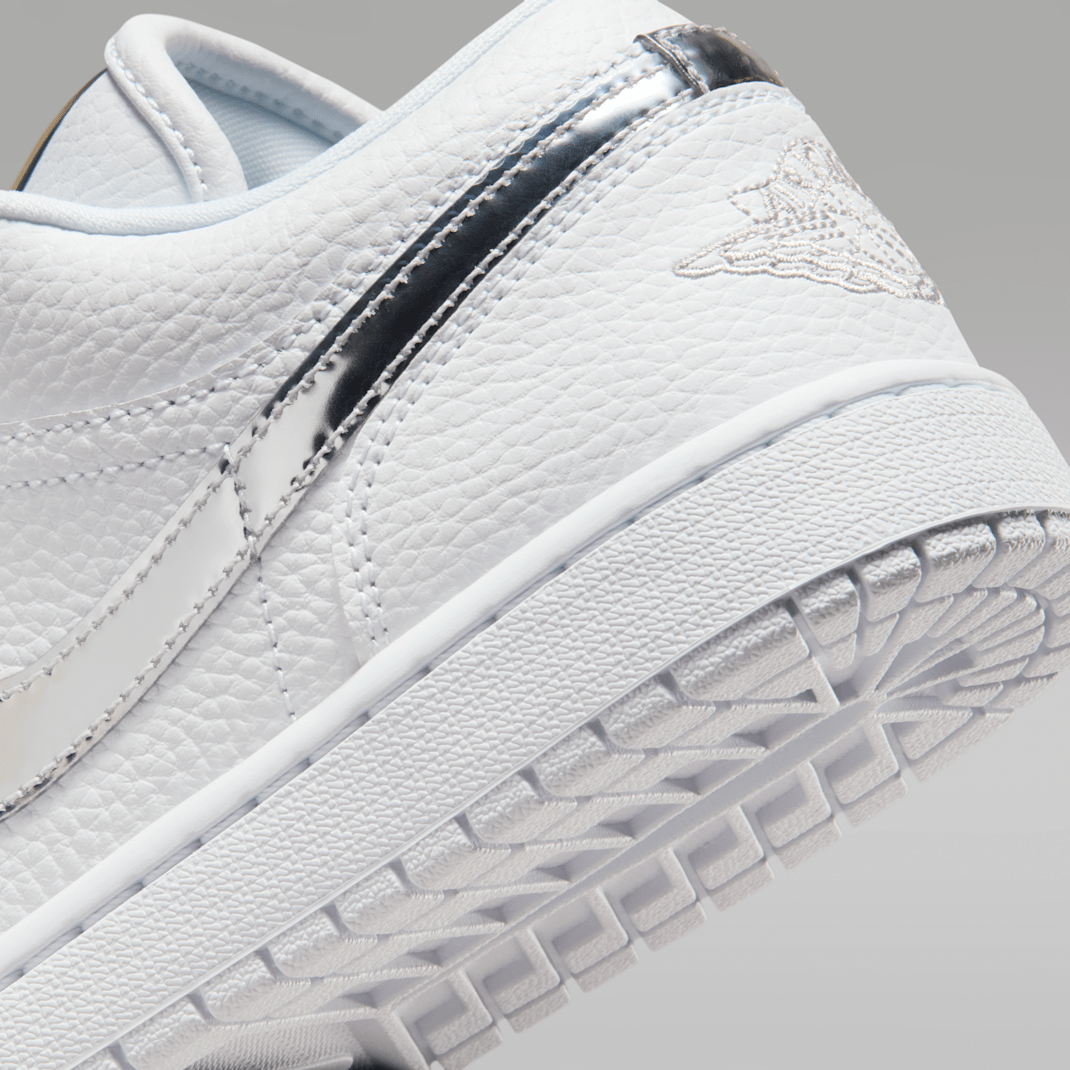 White/White/Metallic Silver/White