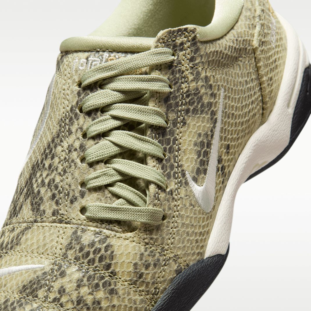 Olive Aura/Pale Ivory/Black/Pale Ivory