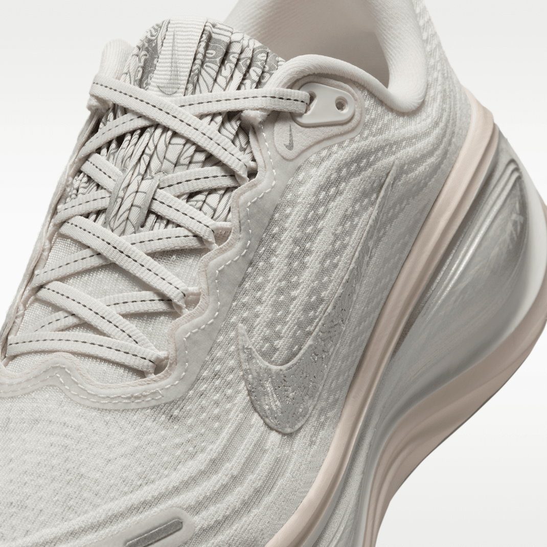 Phantom/Grey Fog/Light Smoke Grey/Summit White