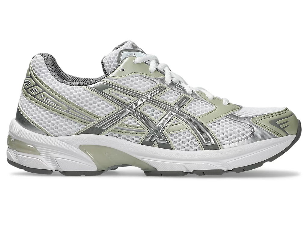 White/Dried Leaf Green