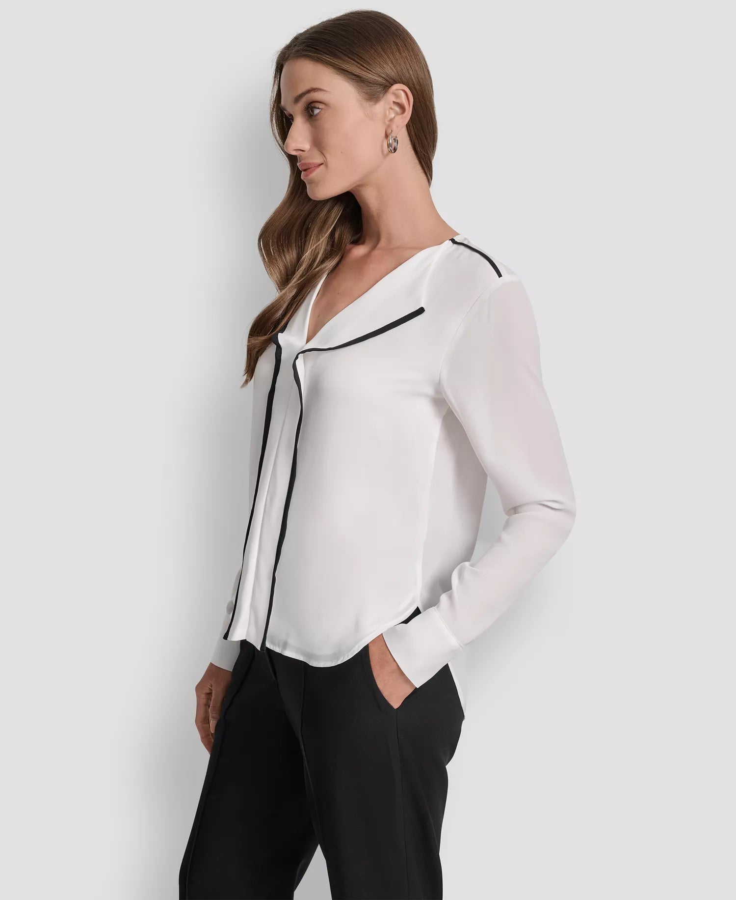 Black/ Linen White