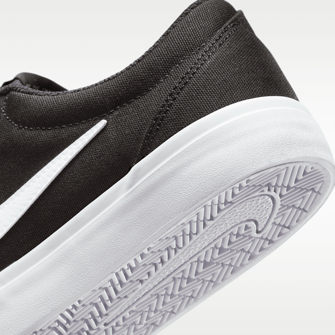 Black/Black/White