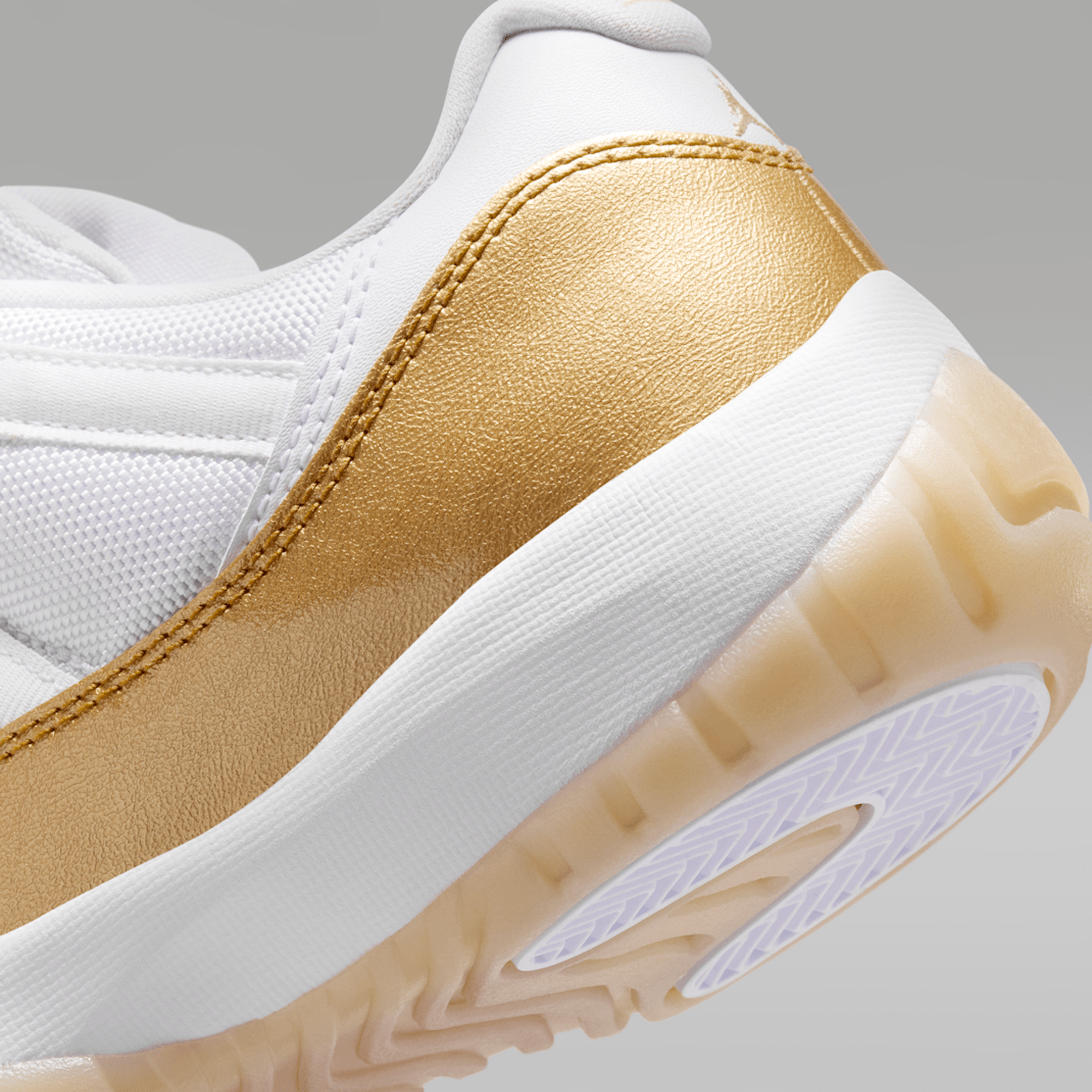 White/Team Gold/Metallic Gold 3