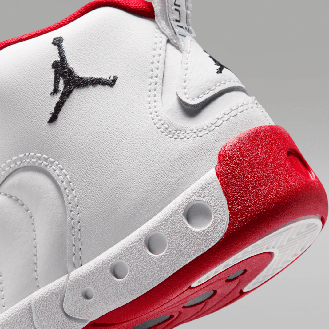 White/True Red/Metallic Silver/Black 2