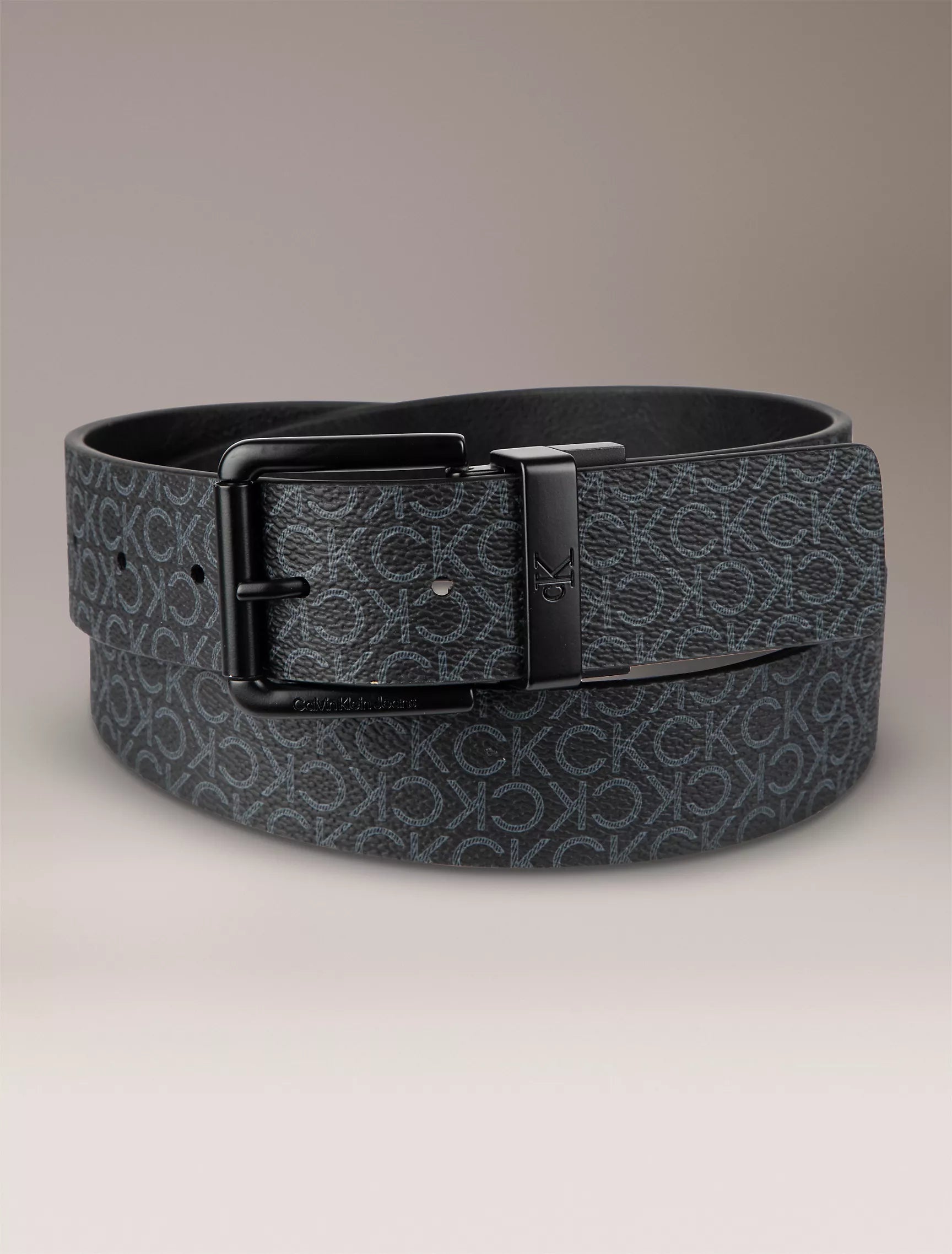 Black / AOP