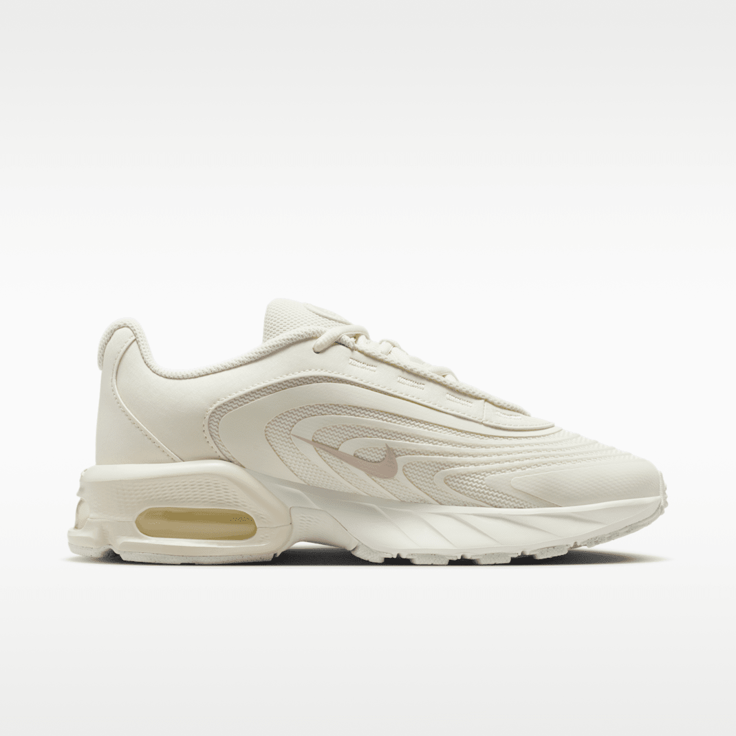 Sail/Pale Ivory/Silt Red
