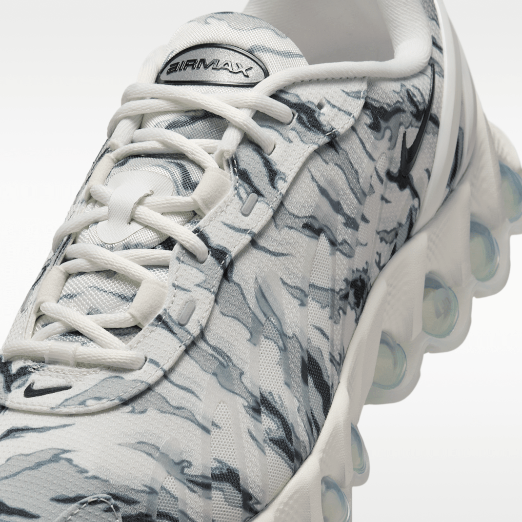 Summit White/Cool Grey/Light Smoke Grey/Dark Smoke Grey