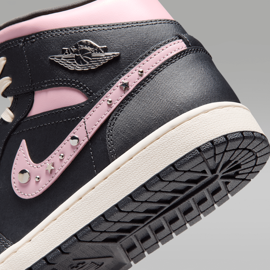 Anthracite/Iced Carmine/Coconut Milk/Metallic Silver