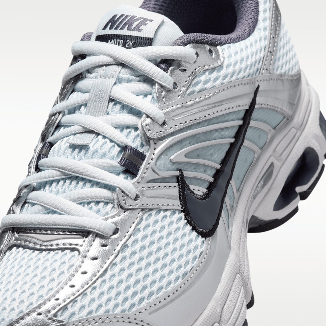 Pure Platinum/Metallic Silver/Black/Gridiron