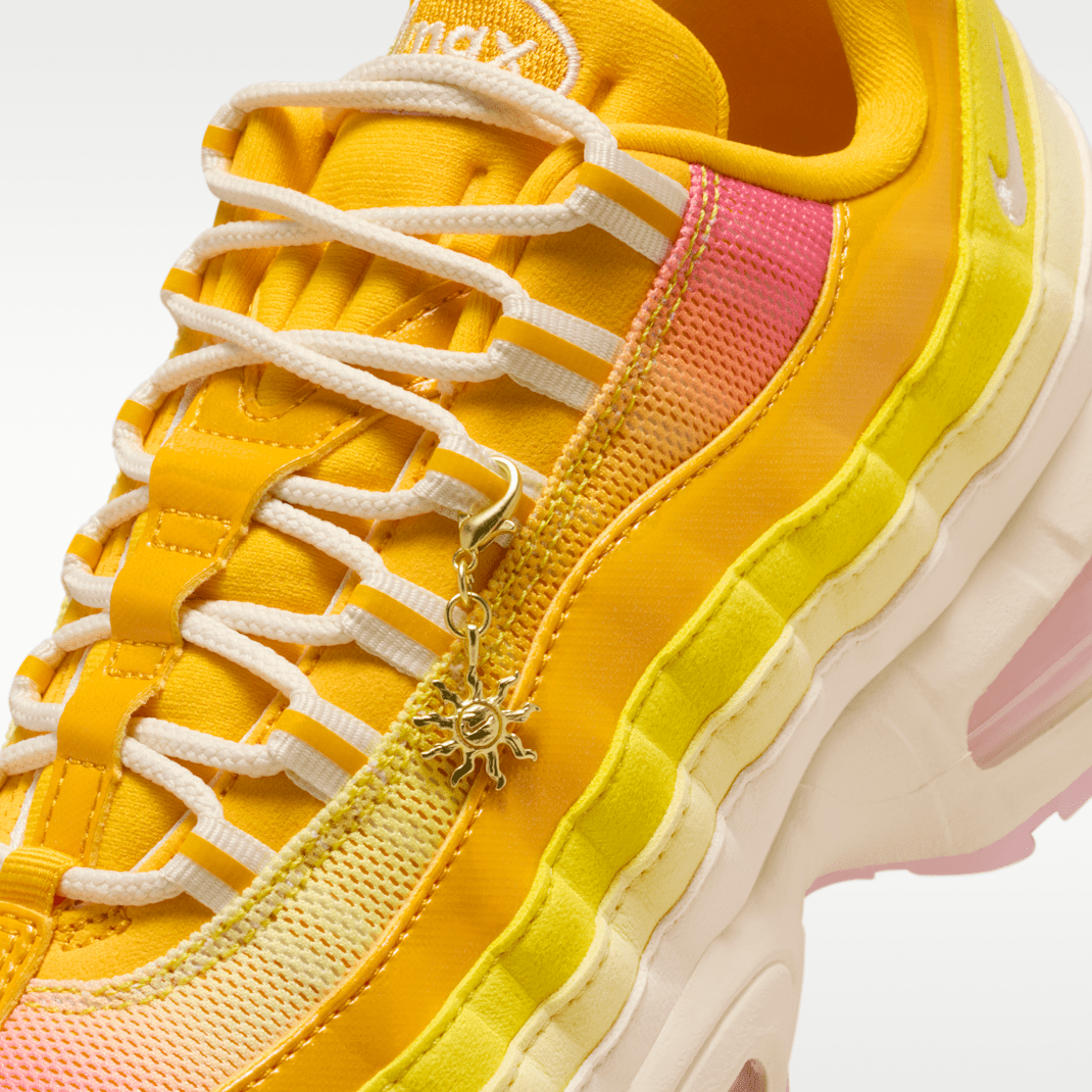 University Gold/Pink Foam/Soft Yellow/Coconut Milk