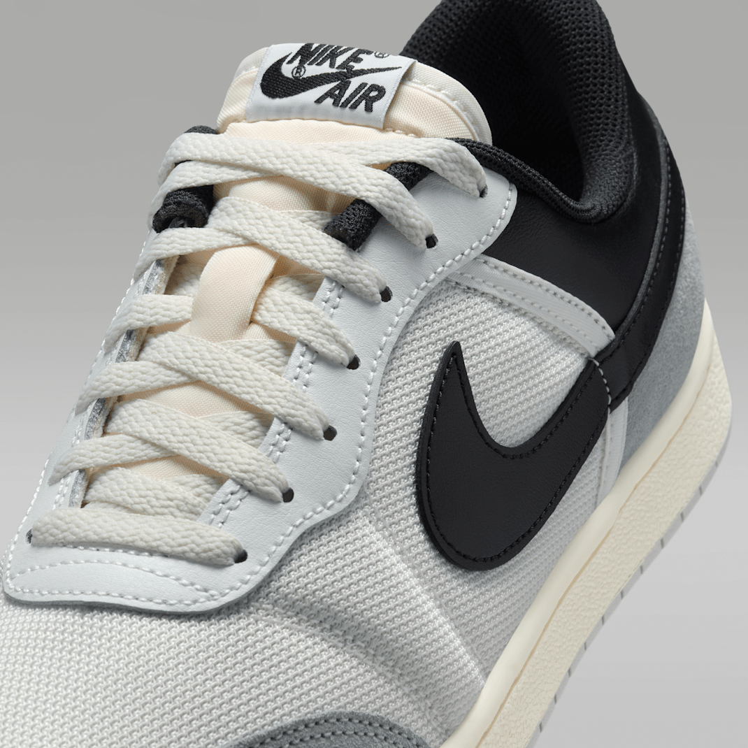 Summit White/Light Smoke Grey/Neutral Grey/Black