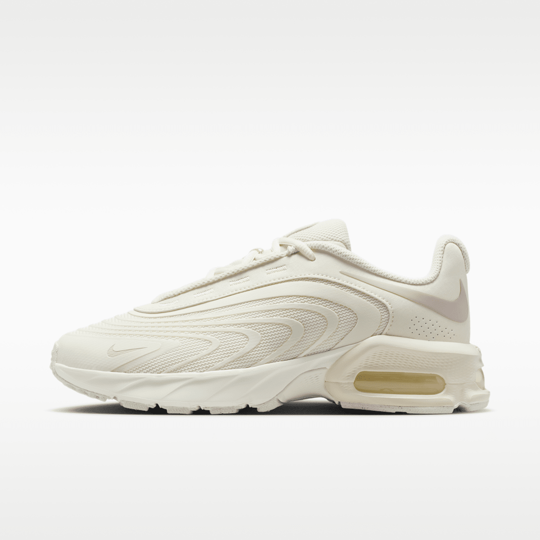 Sail/Pale Ivory/Silt Red