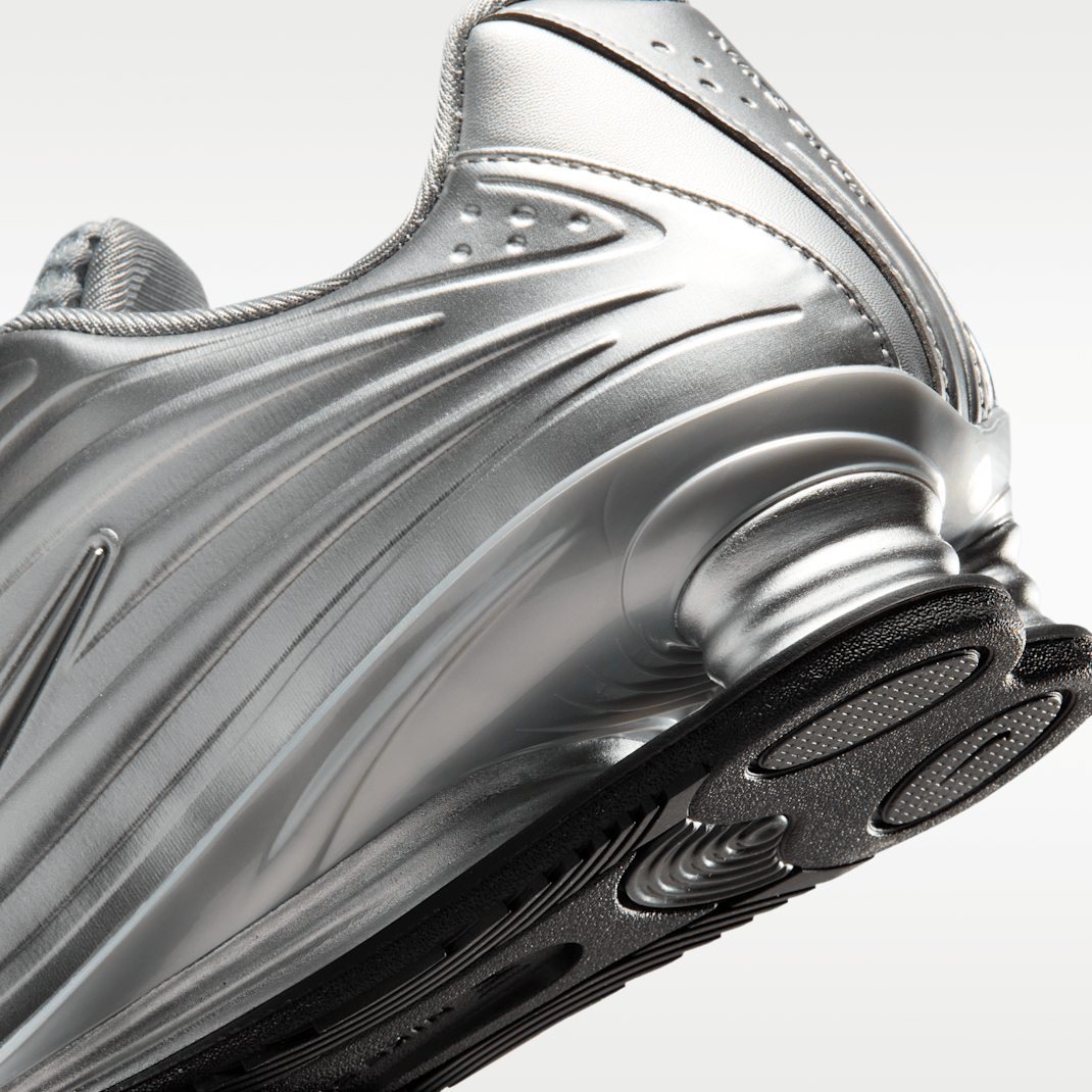 Silver/Black/Metallic Silver