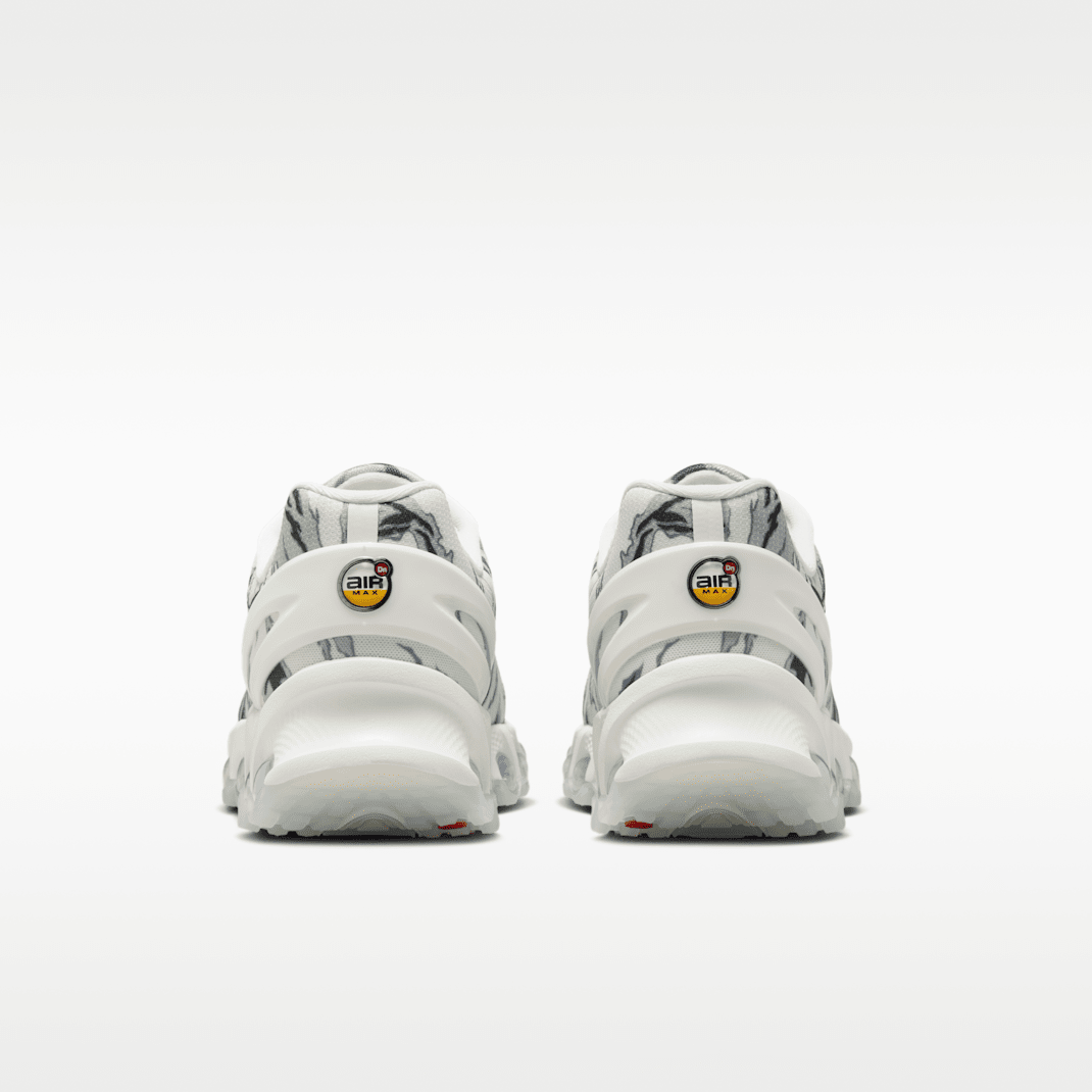 Summit White/Cool Grey/Light Smoke Grey/Dark Smoke Grey