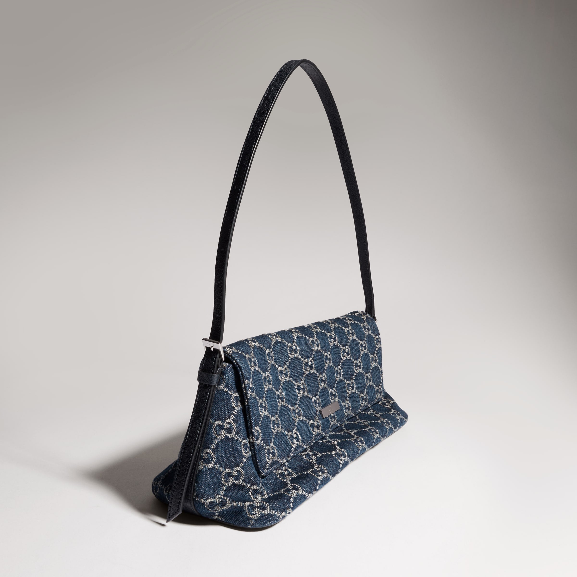 denim azul con GG