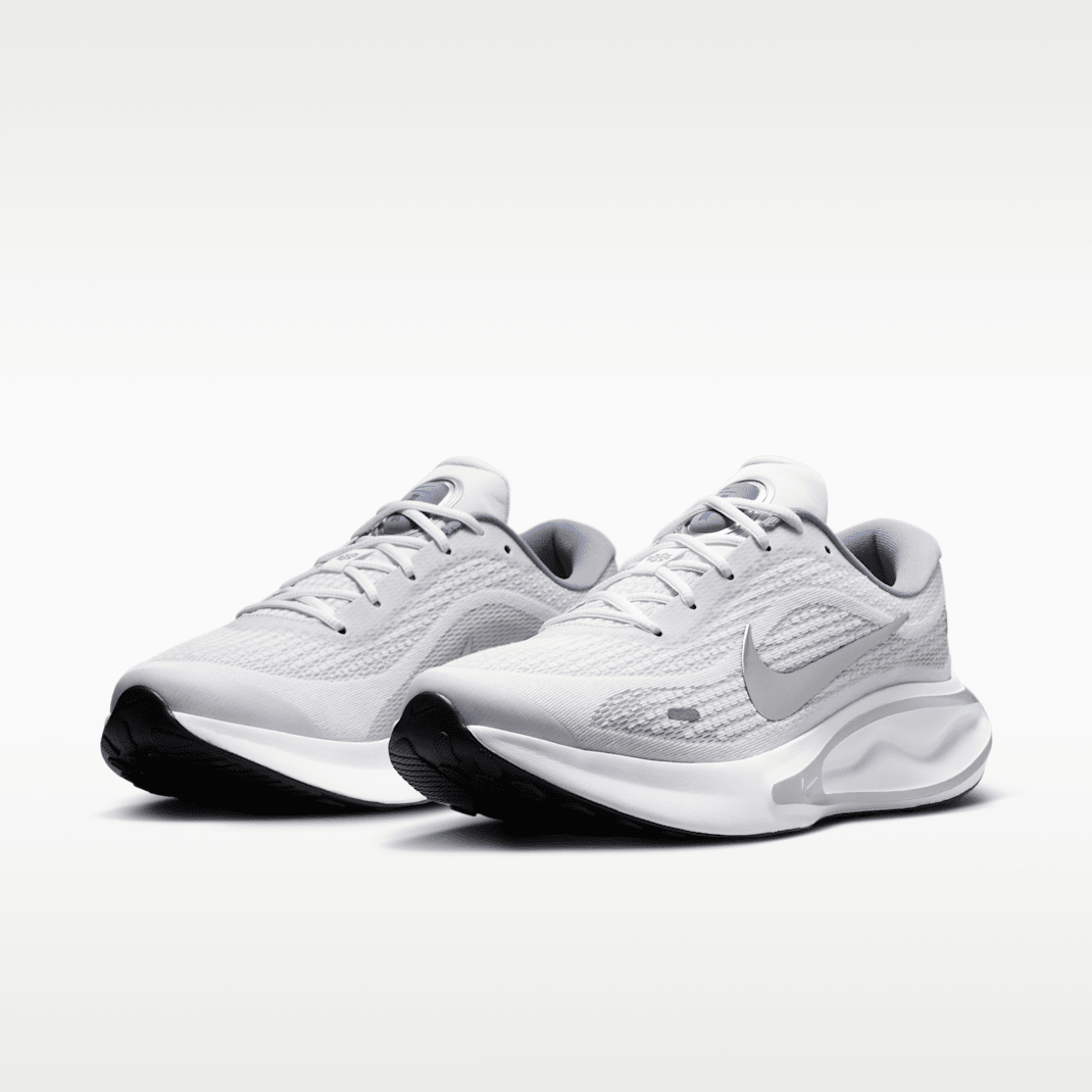 White/Black/Ashen Slate/Metallic Silver