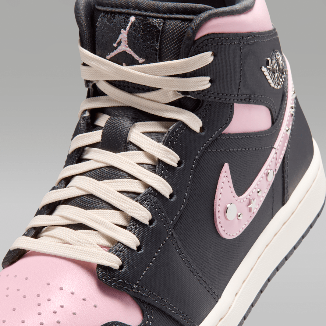 Anthracite/Iced Carmine/Coconut Milk/Metallic Silver