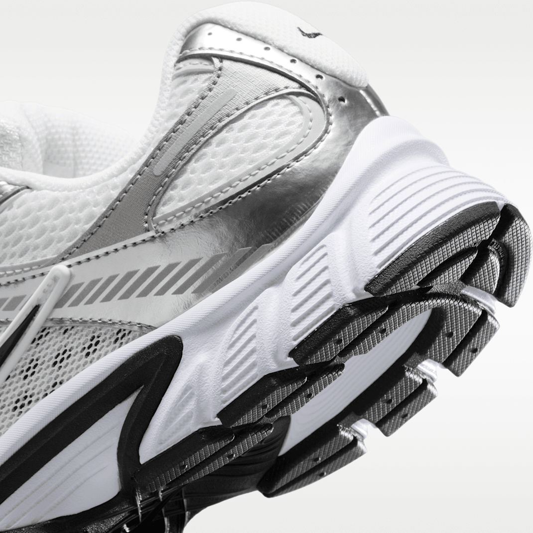 White/Vast Grey/Metallic Silver/Black
