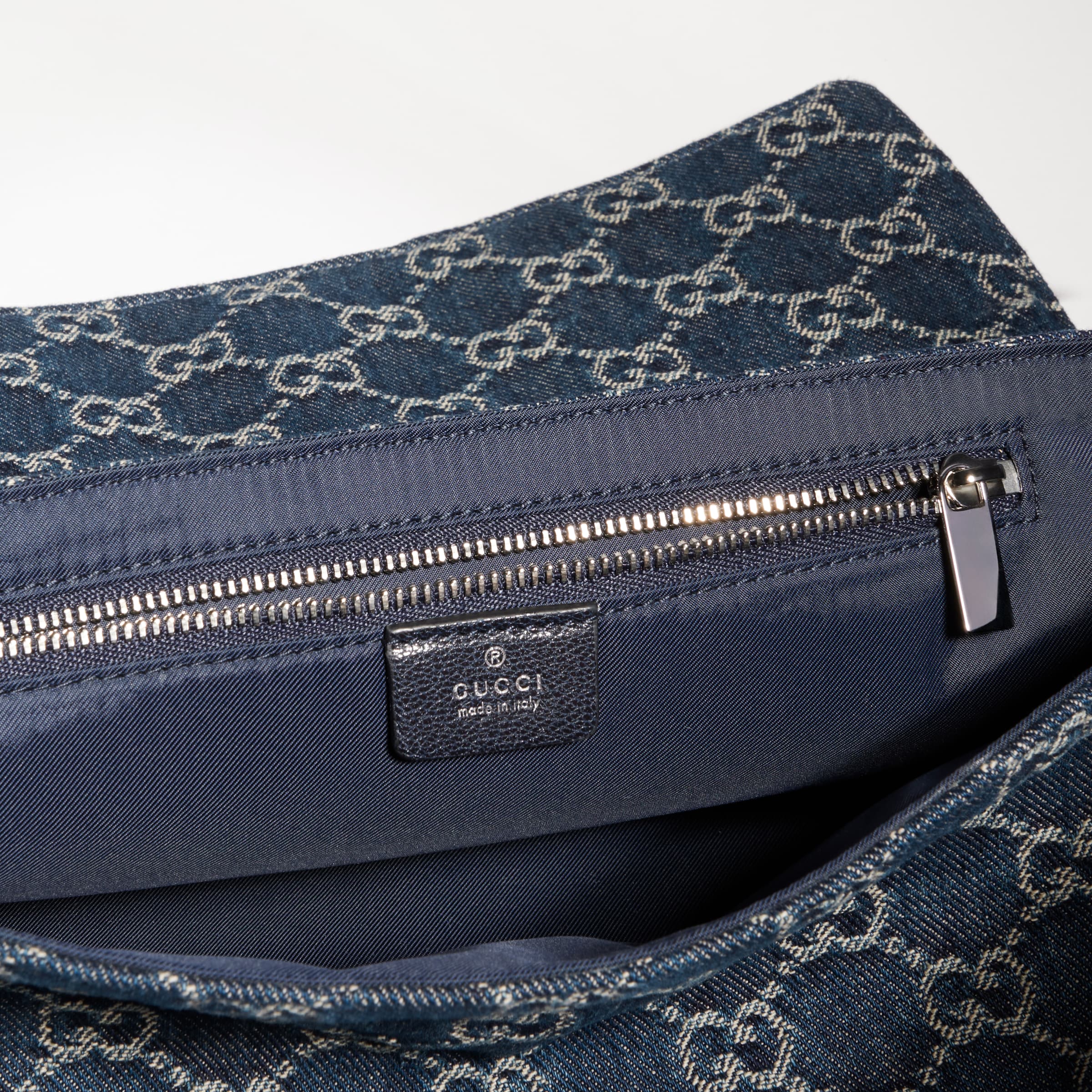 denim azul con GG