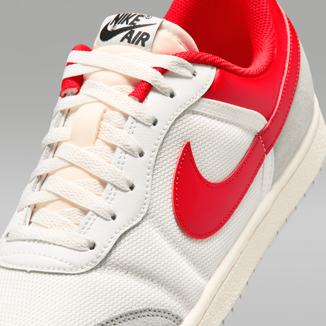 Summit White/University Red/Light Smoke Grey/Black