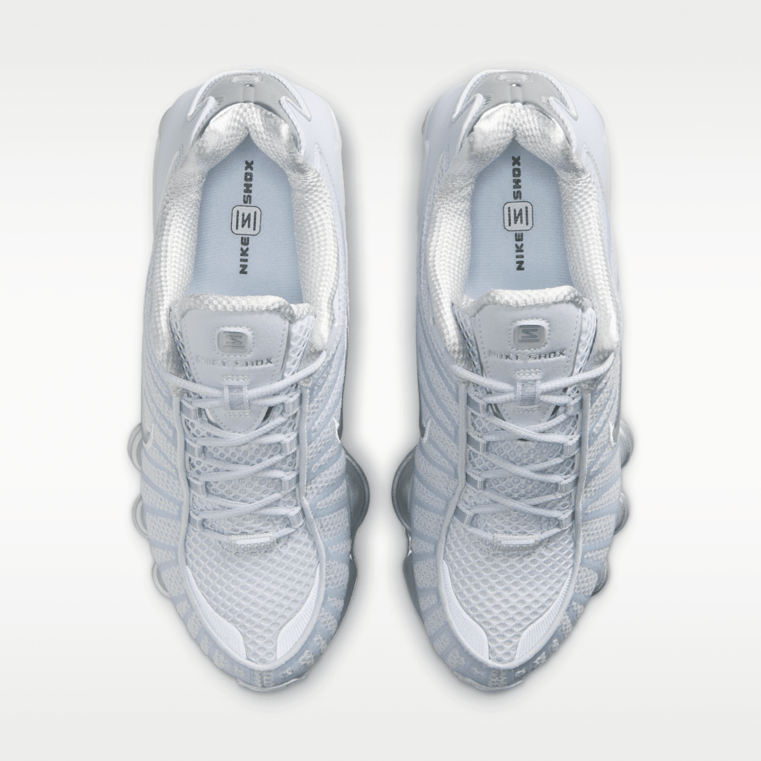Pure Platinum/Metallic Silver