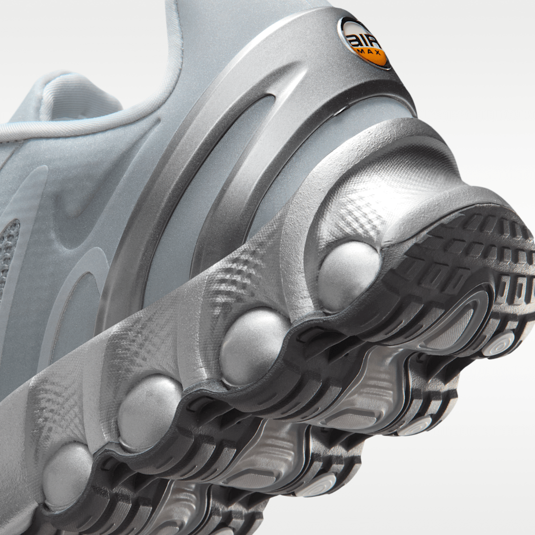 Metallic Silver/Black/Metallic Silver