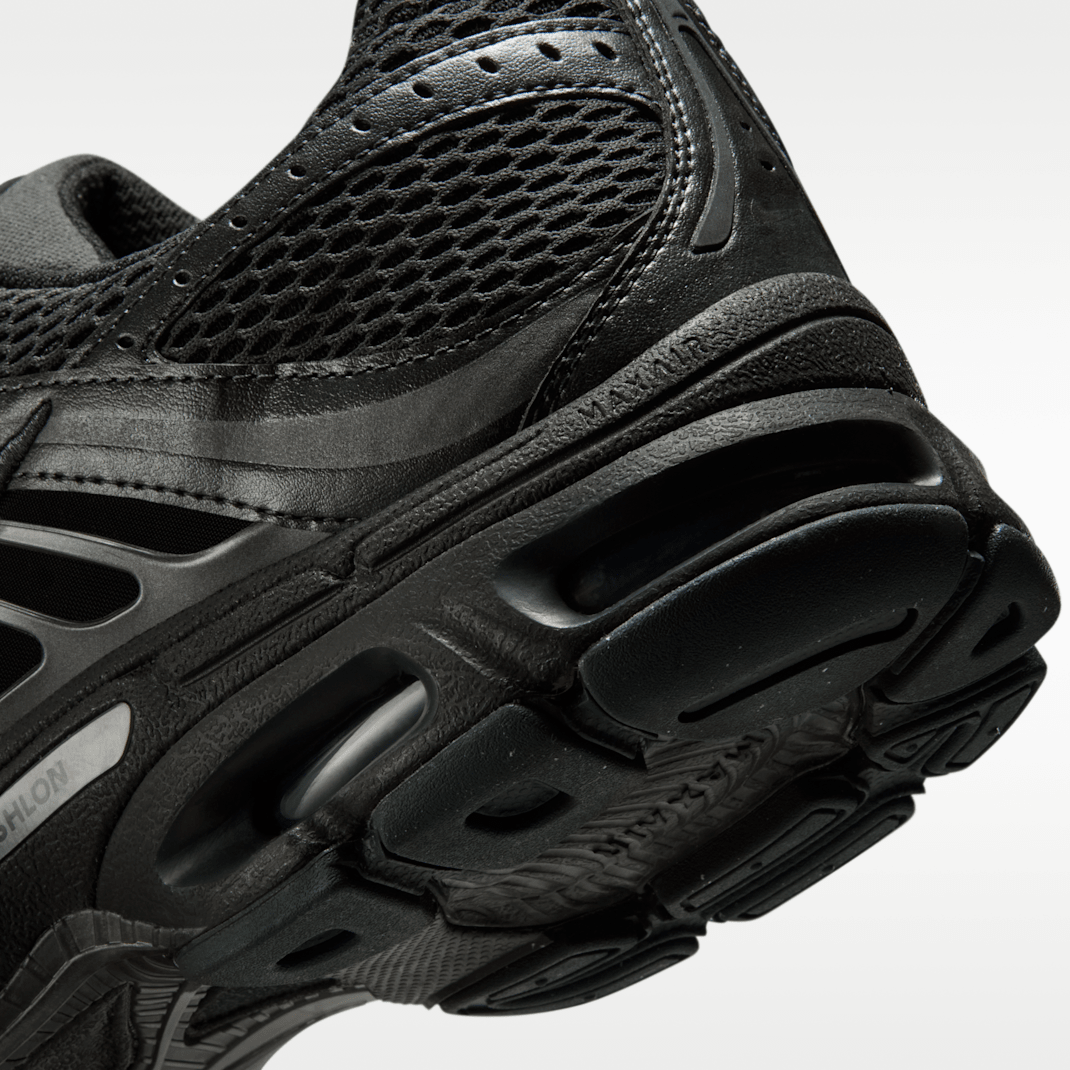 Black/Metallic Dark Grey/Dark Smoke Grey