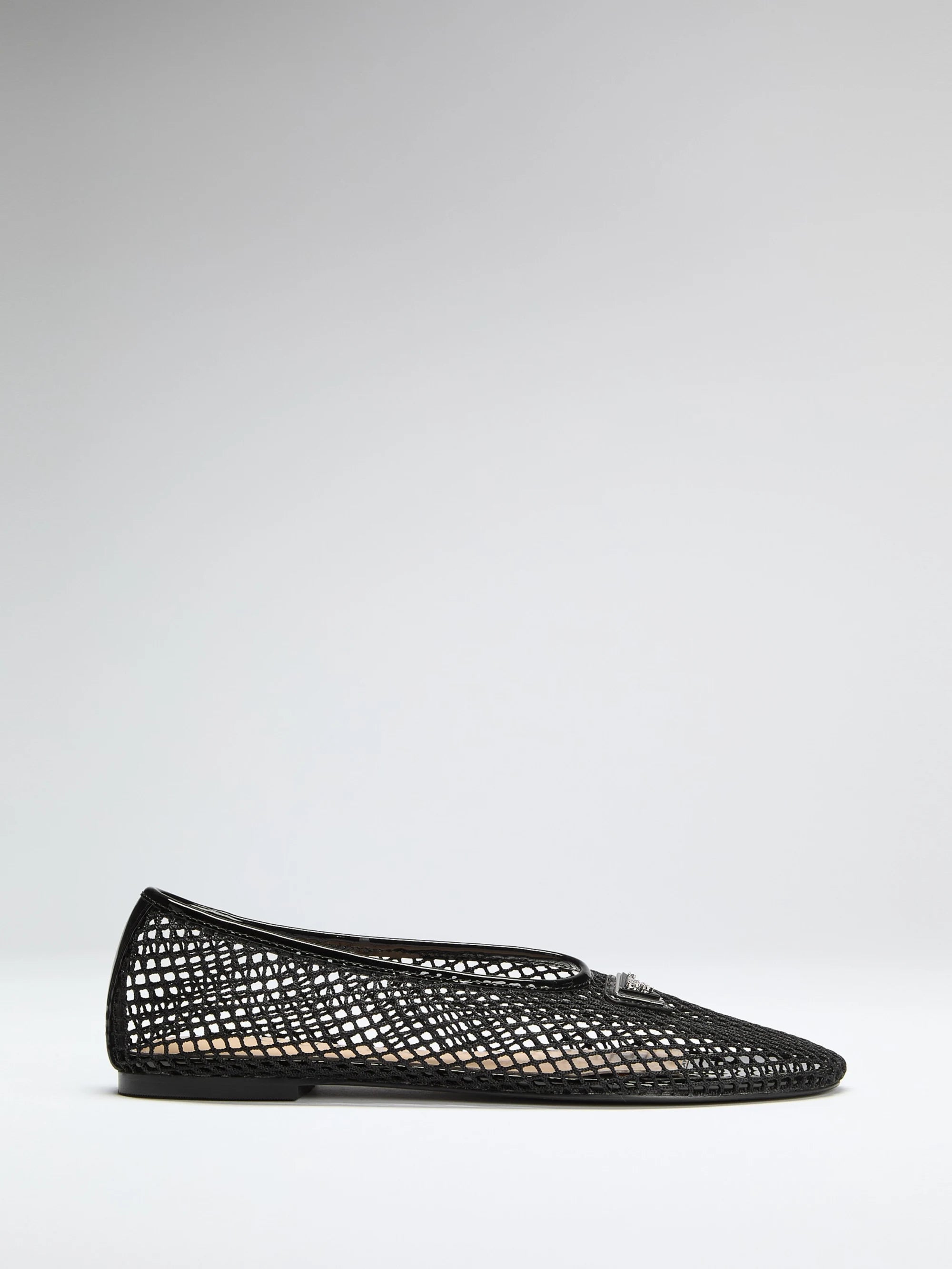 Black 001