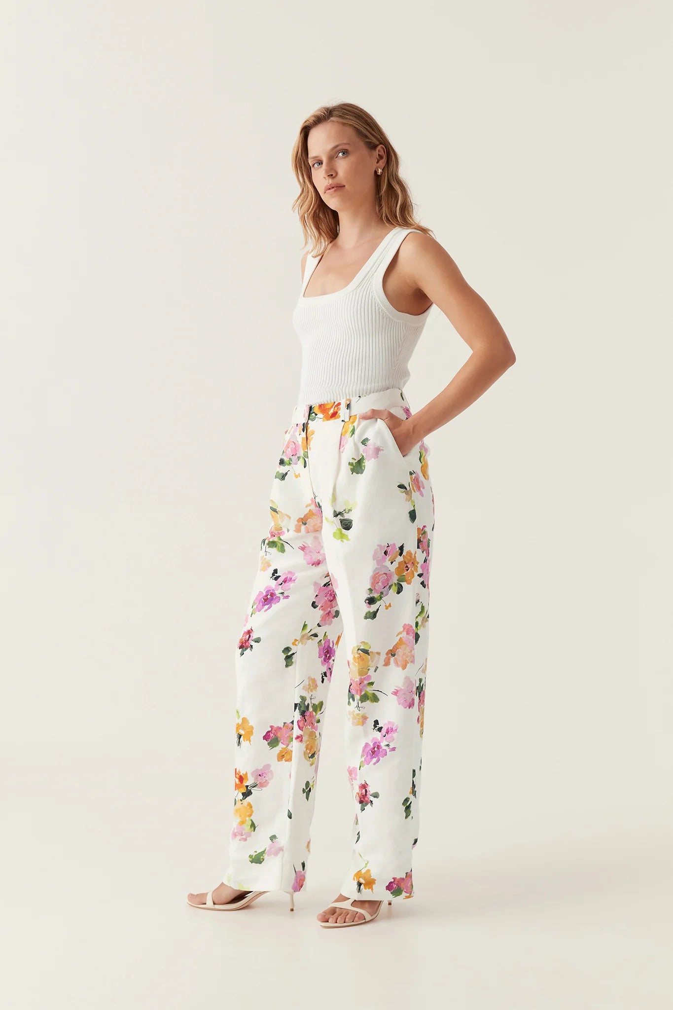 SCATTERED FLORAL