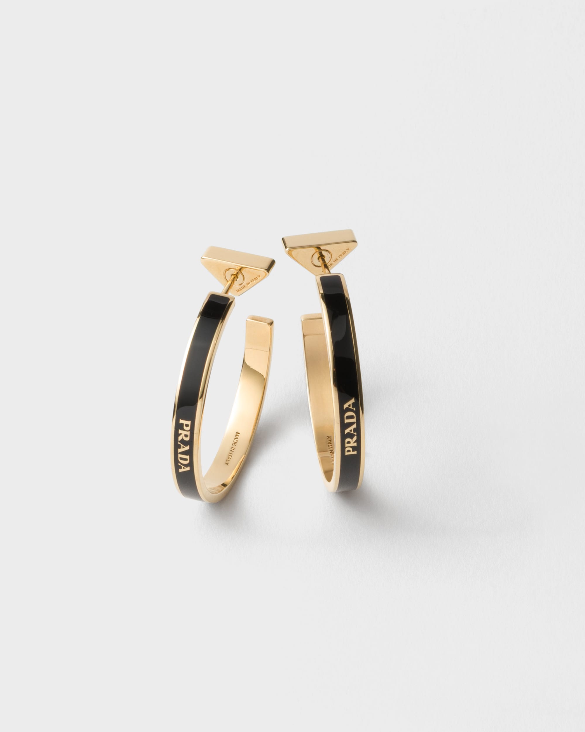 Negro/Dorado