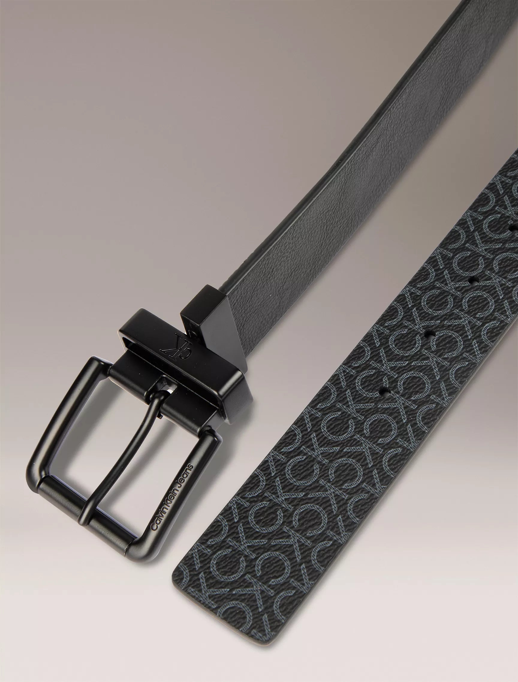 Black / AOP