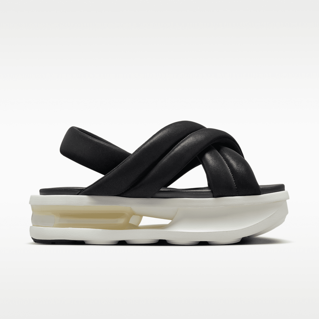 Black/Sail