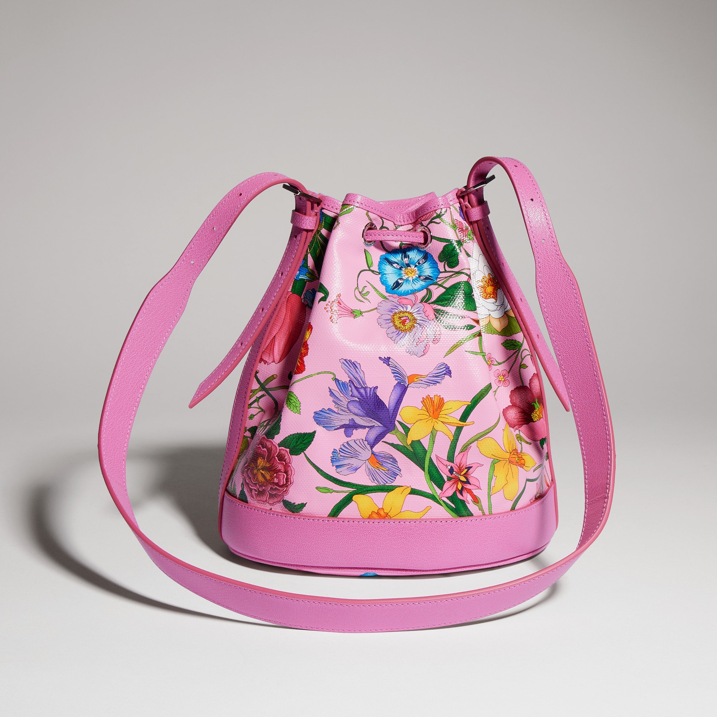 lona rosa y multicolor