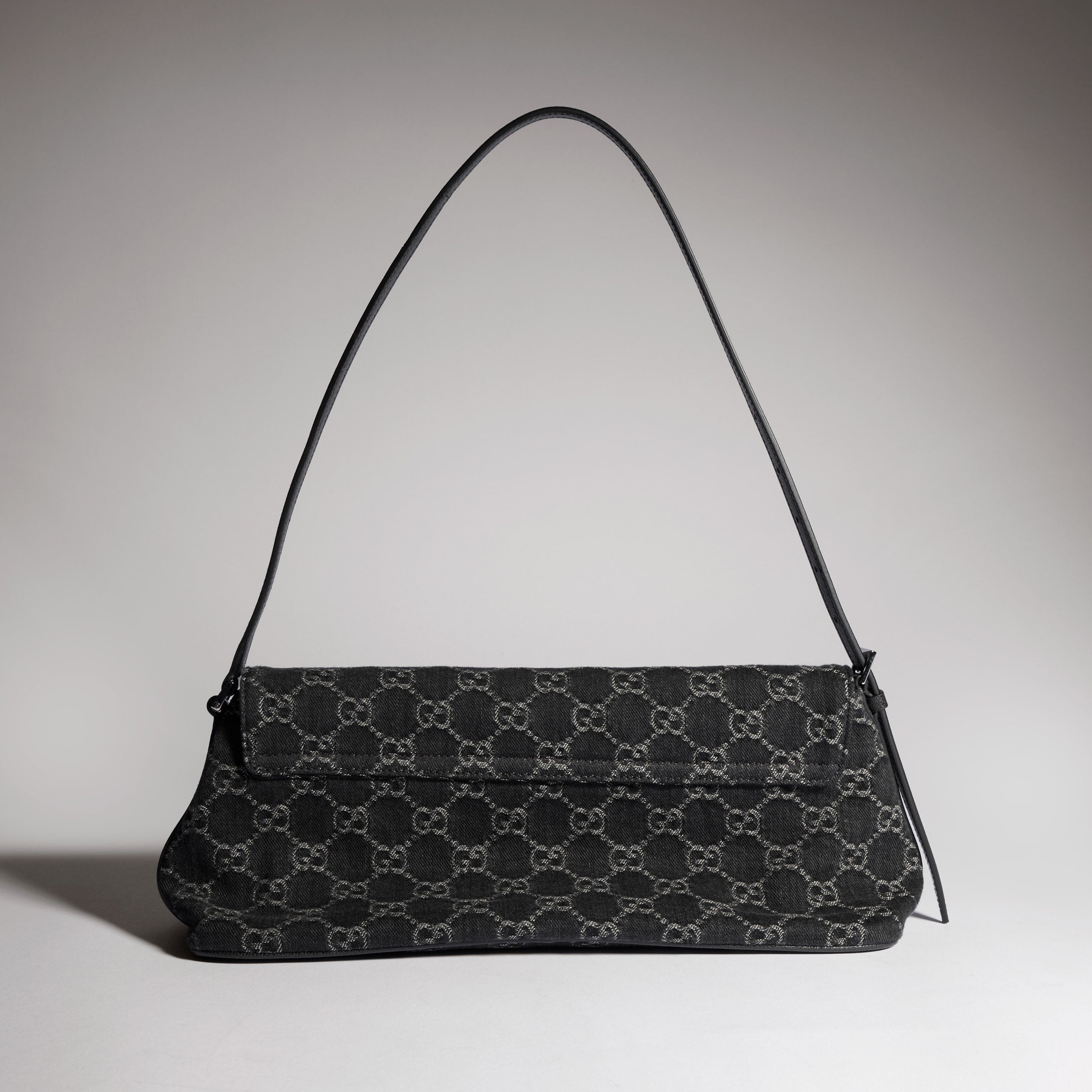denim negro con GG