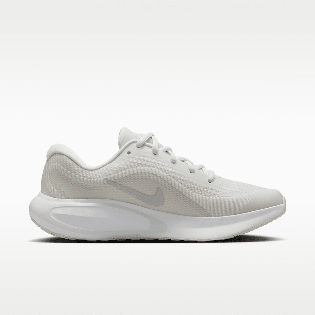 Summit White/Barely Green/White/Metallic Silver