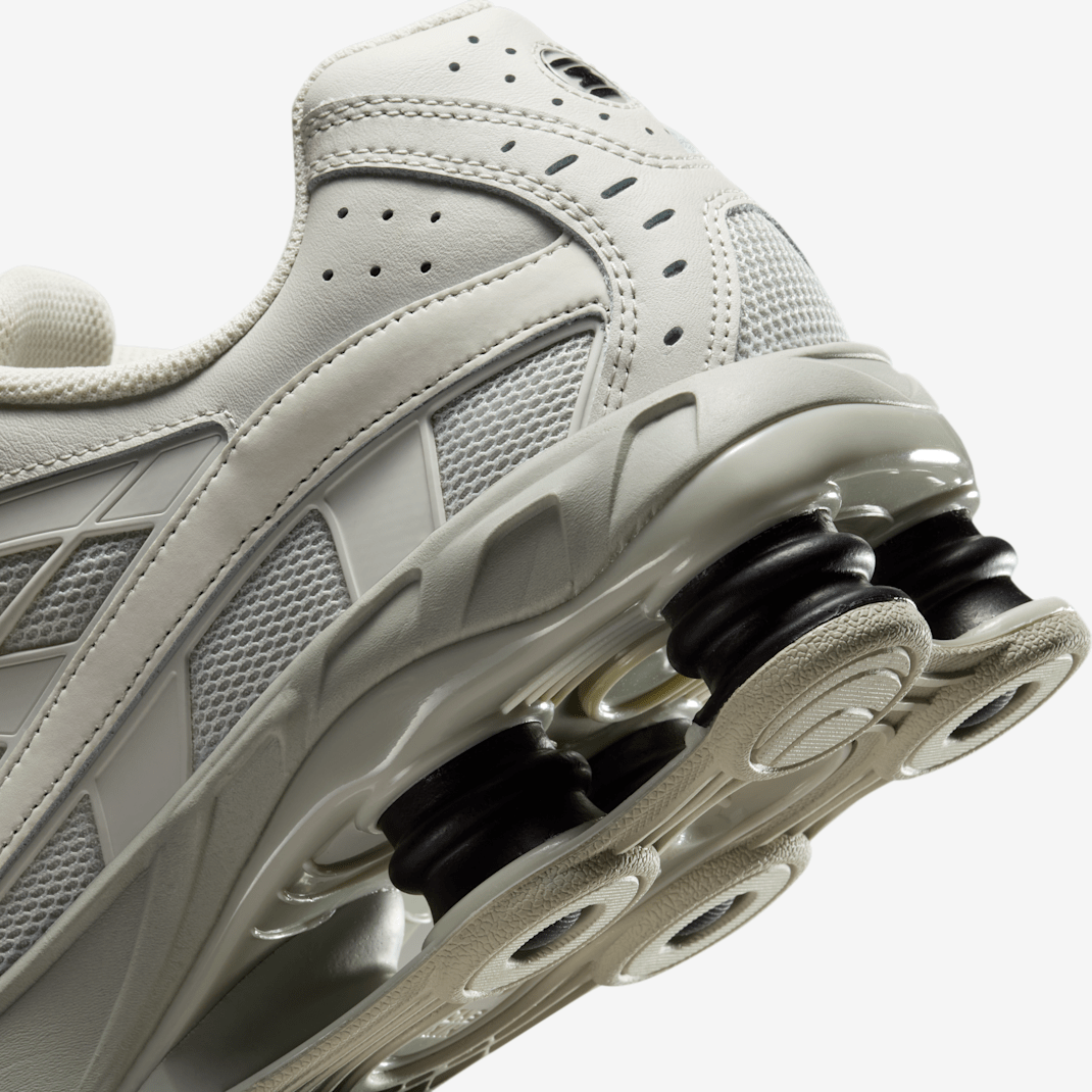 Light Bone/Black/Metallic Black