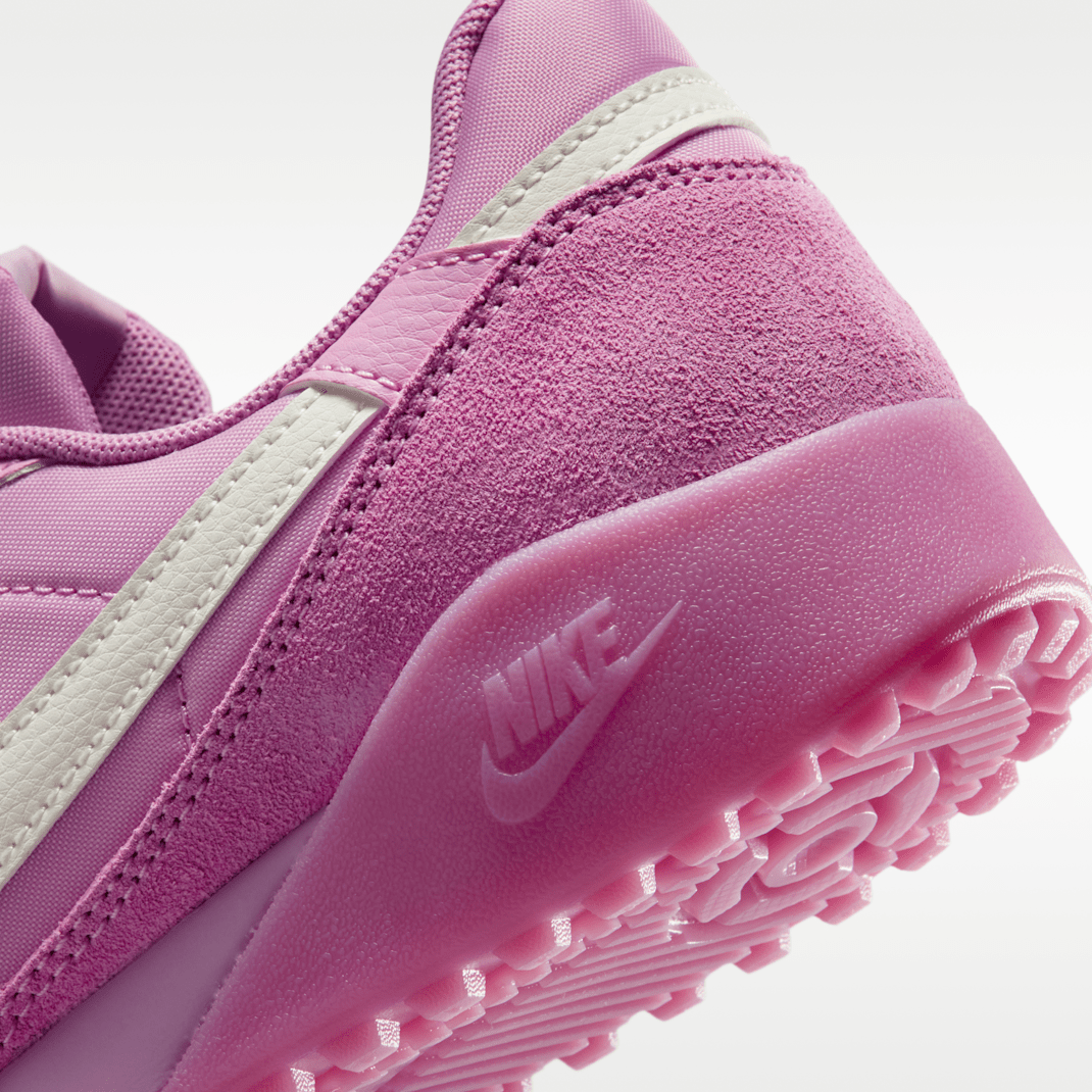 Light Magenta/Sail