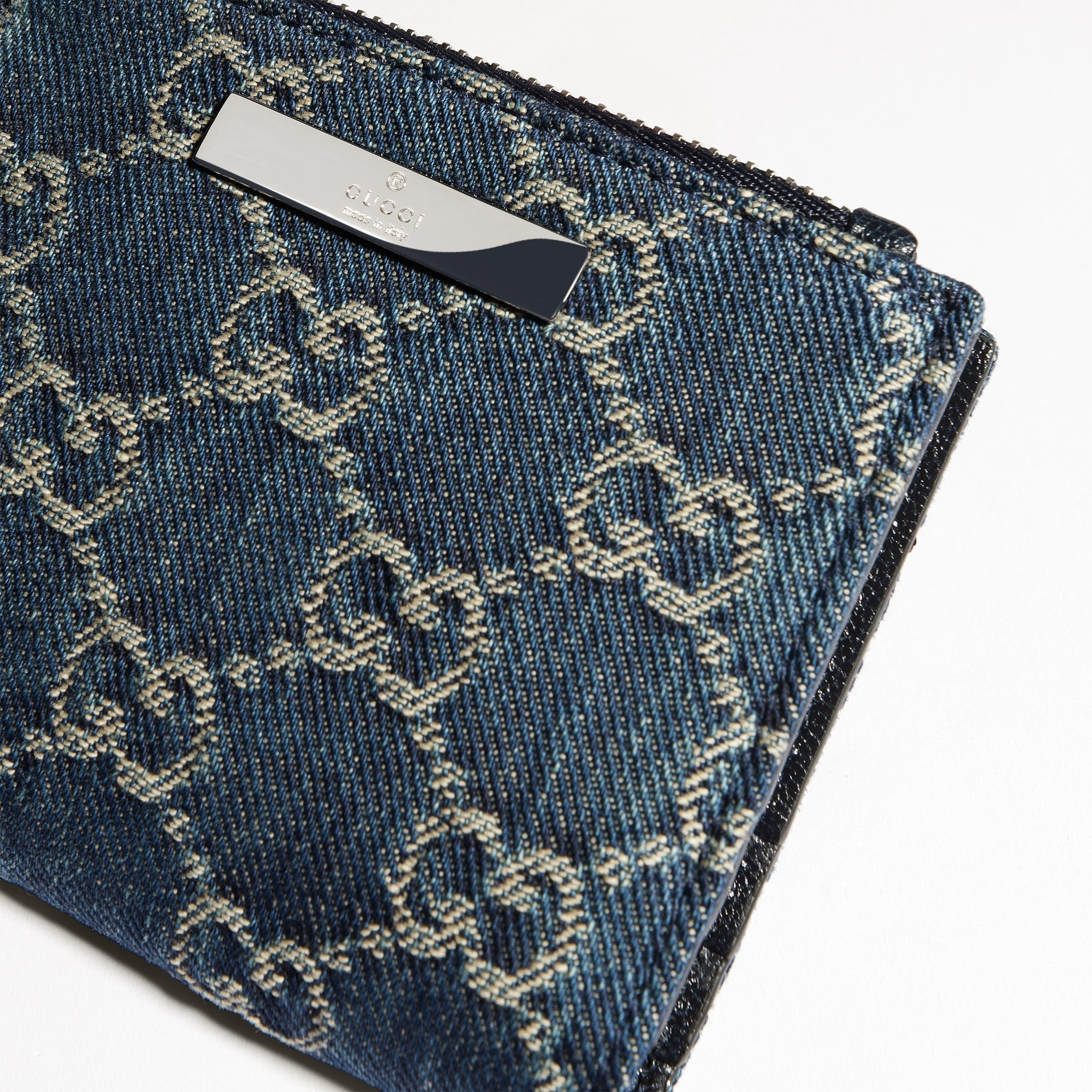 denim azul oscuro con GG